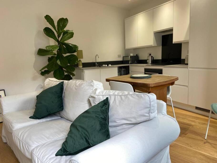 Poets Rest, Free Parking, Ev Socket Fees Apply Walk To Beach Brighton Exterior foto